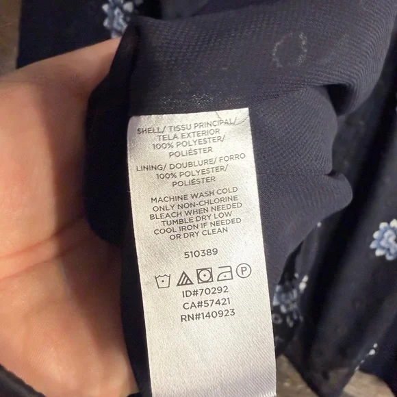 LOFT Midnight and Sky Floral Blouse - Picture 7 of 8